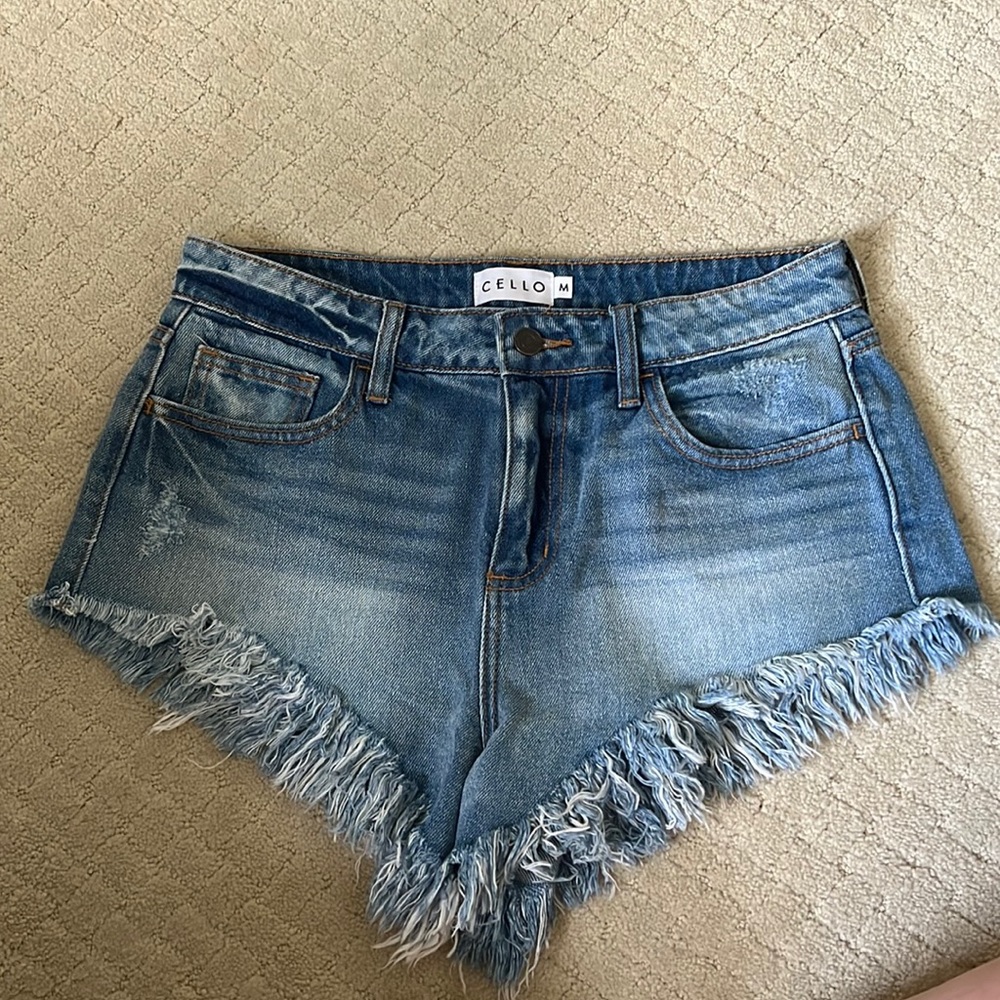 these three Boutique denim shorts!